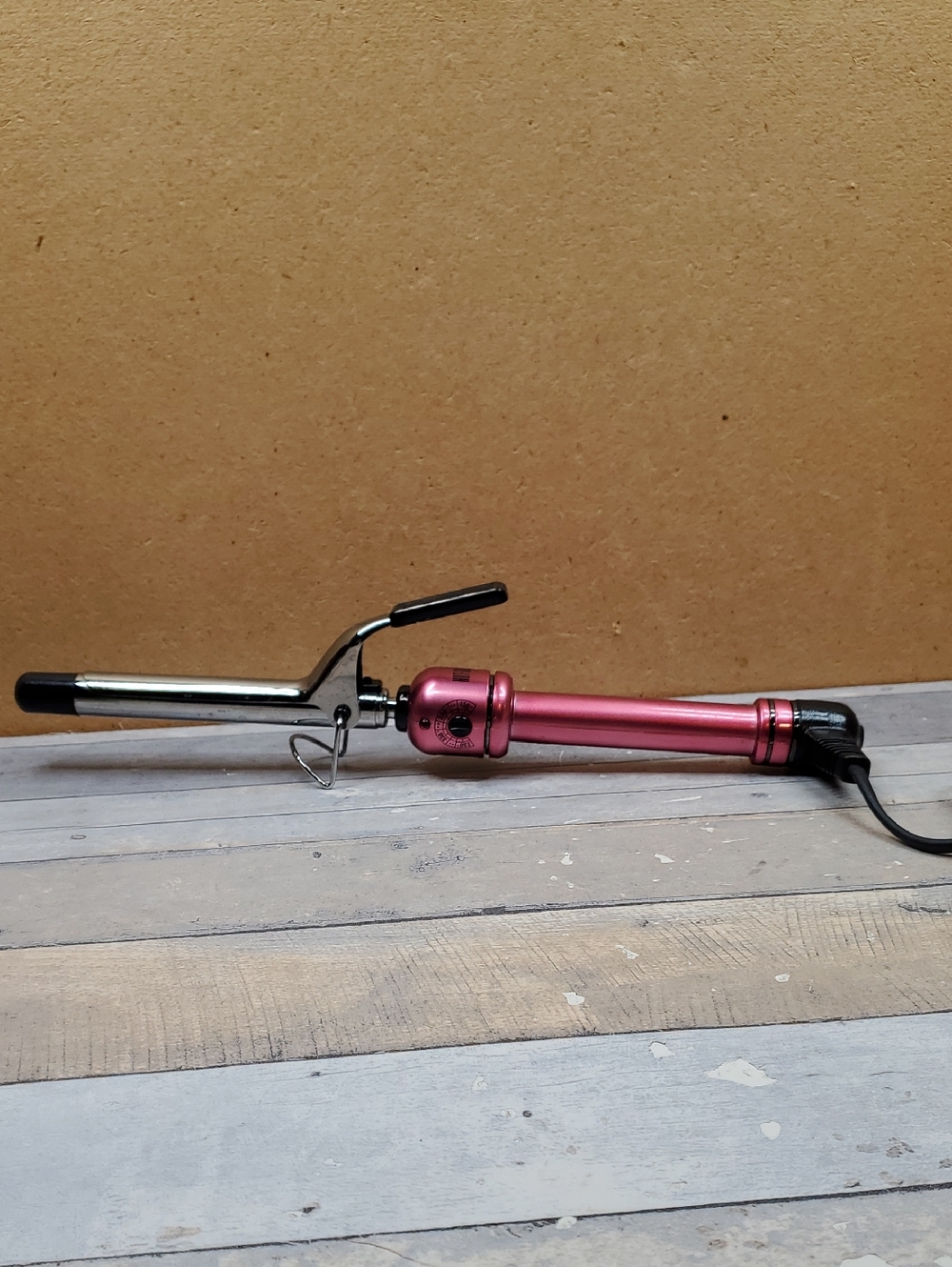Hot Shot Tools Hair Pink Curling Iron Wand S510324 5/8 Inch Barrel Variable Temp